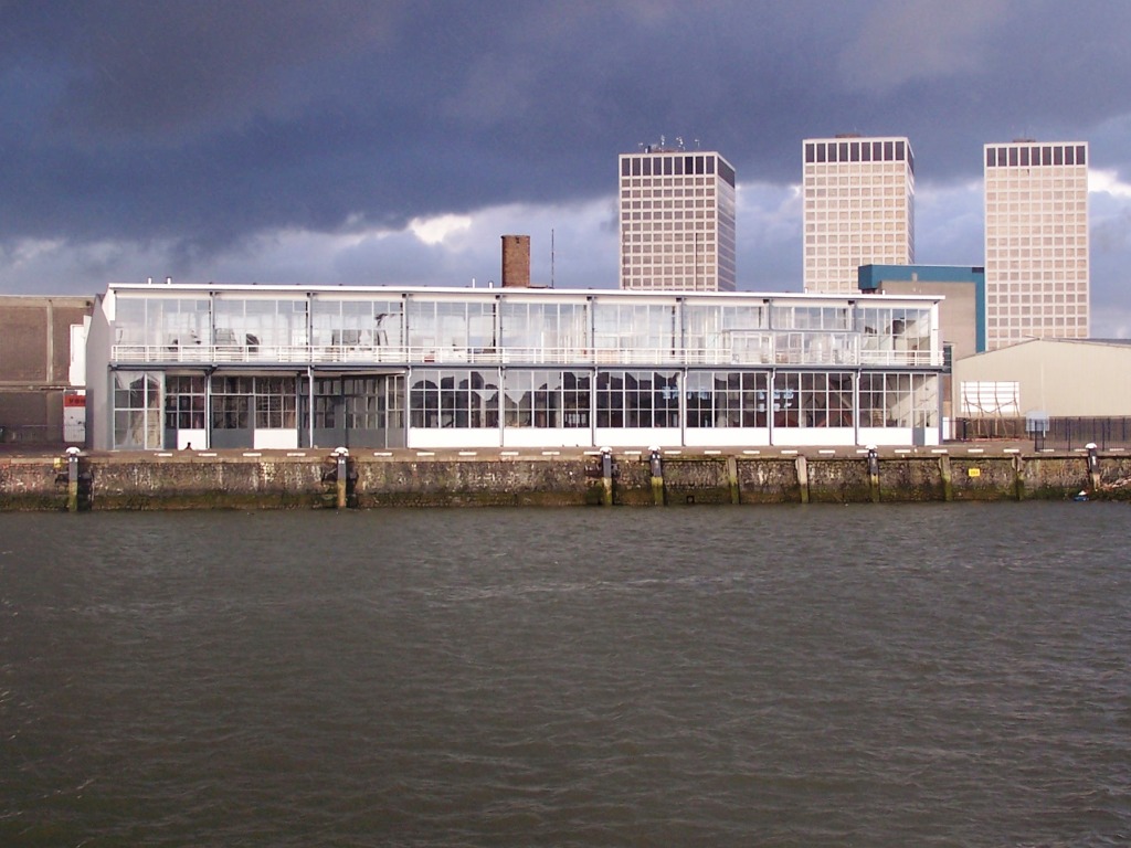Gevel havenzijde, december 2004