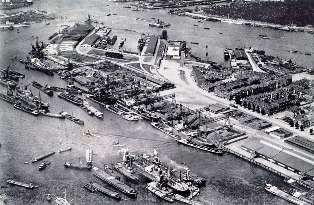 Thomsen's Havenbedrijf aan de Maashaven, 1924
