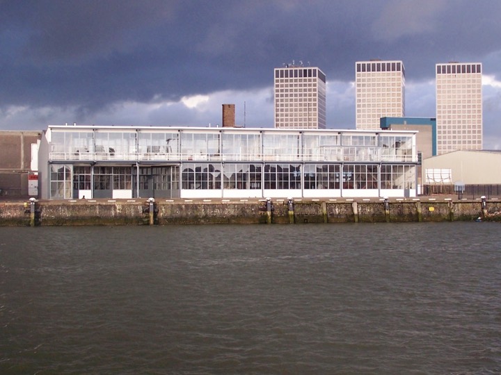 Gevel havenzijde, december 2004