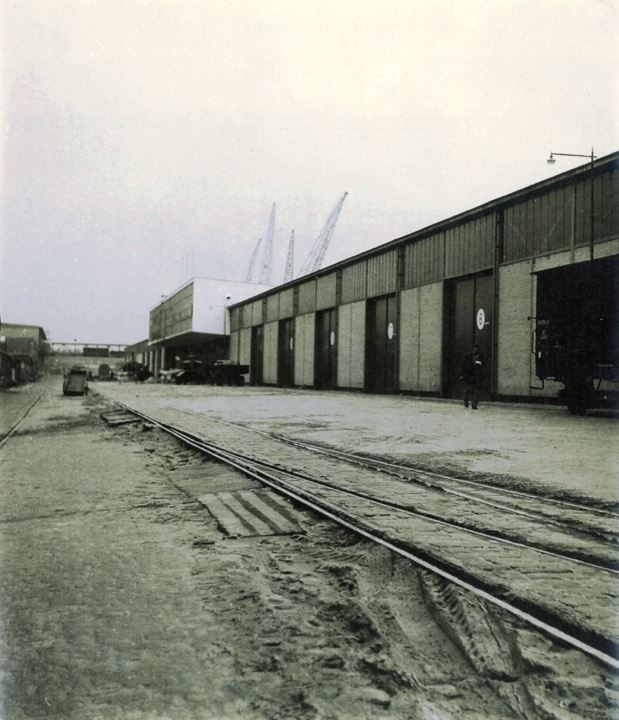 Loods Argentinië en poortgebouw, 1948